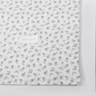 Muselina Little Bloom Flor Gris - Imagen 2