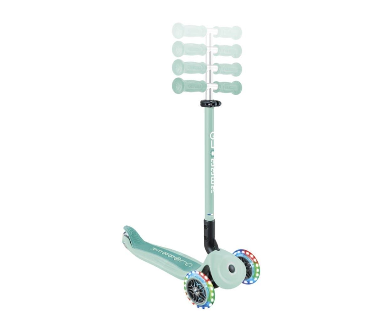 Patinete Go Up Active Luces 360º Menta Globber - Imagen 4