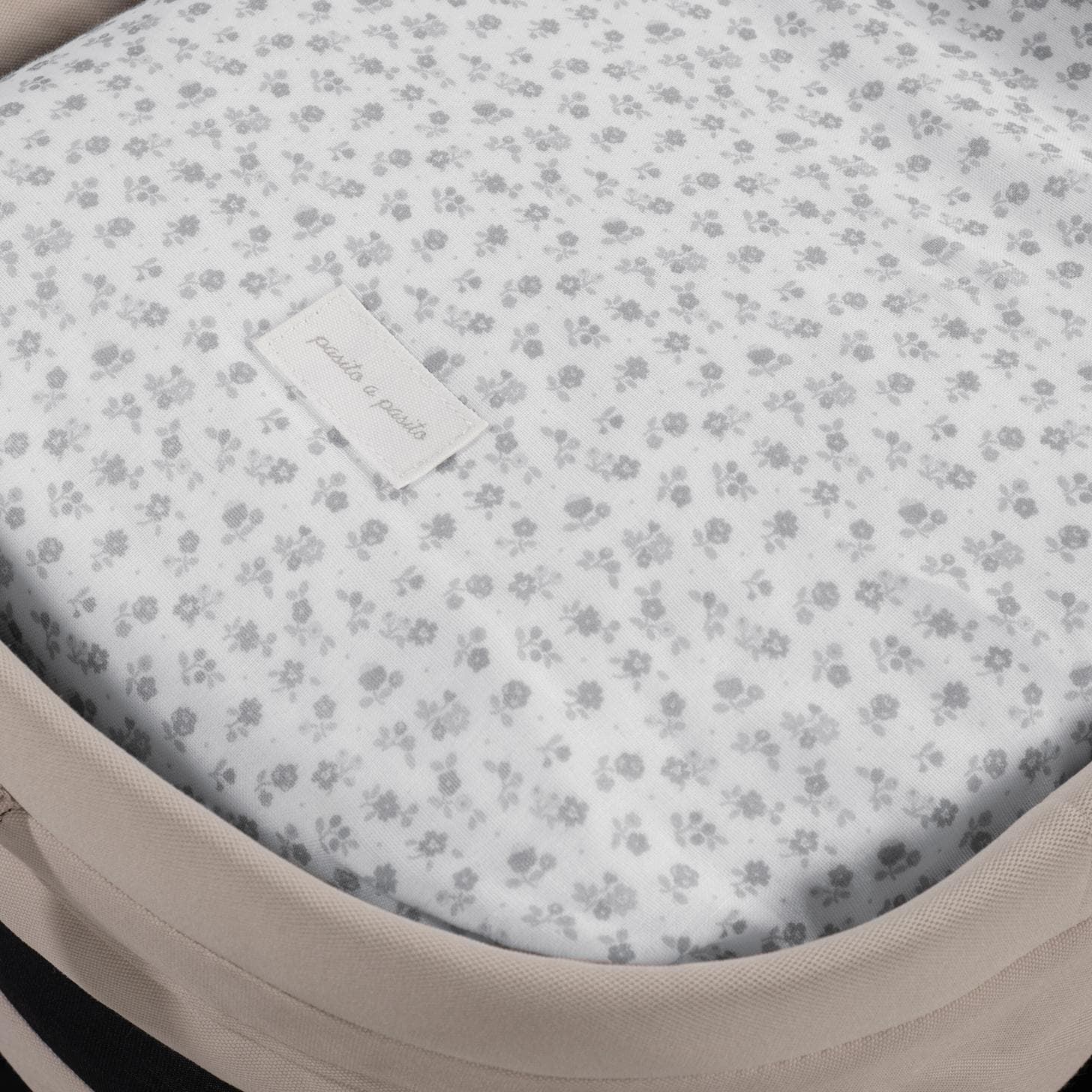 Saco Cuco Little Bloom Flor Gris - Imagen 2