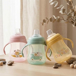 Taza antigoteo Little Explorer - Imagen 1